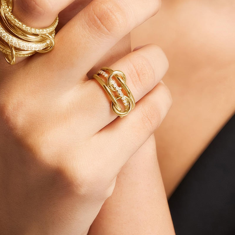 Anillo de Zirconia Entrelazado de Triple Capa