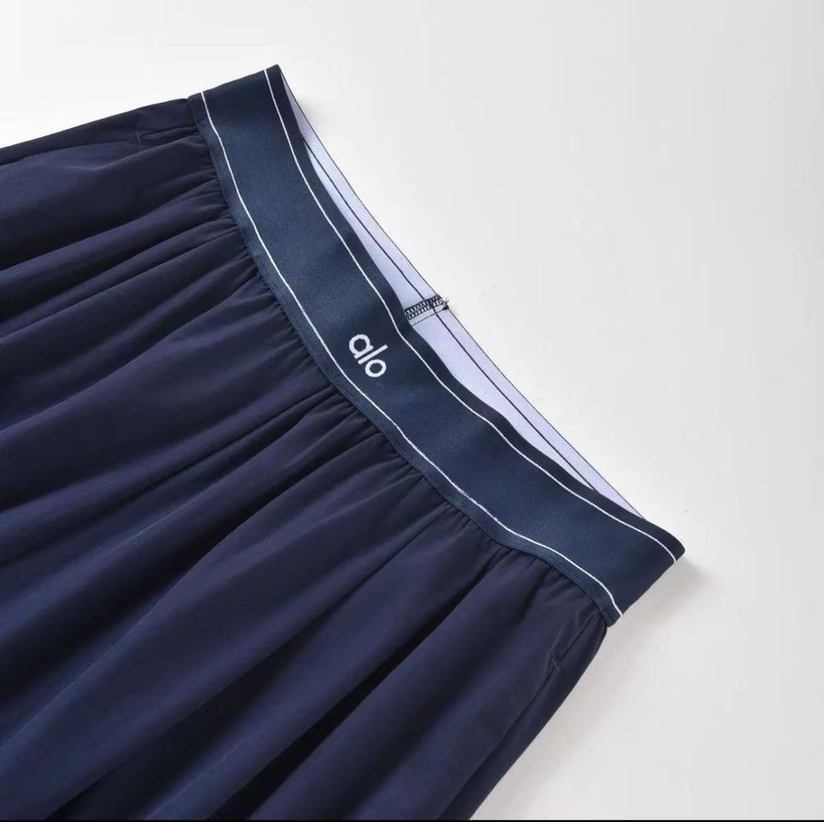 High-Waist Flow Weite Hose