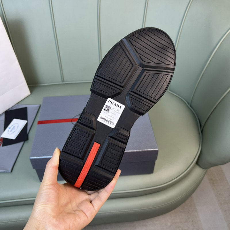 Schwarze Turnschuhe Pr