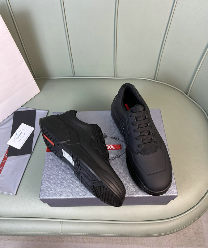 Schwarze Turnschuhe Pr