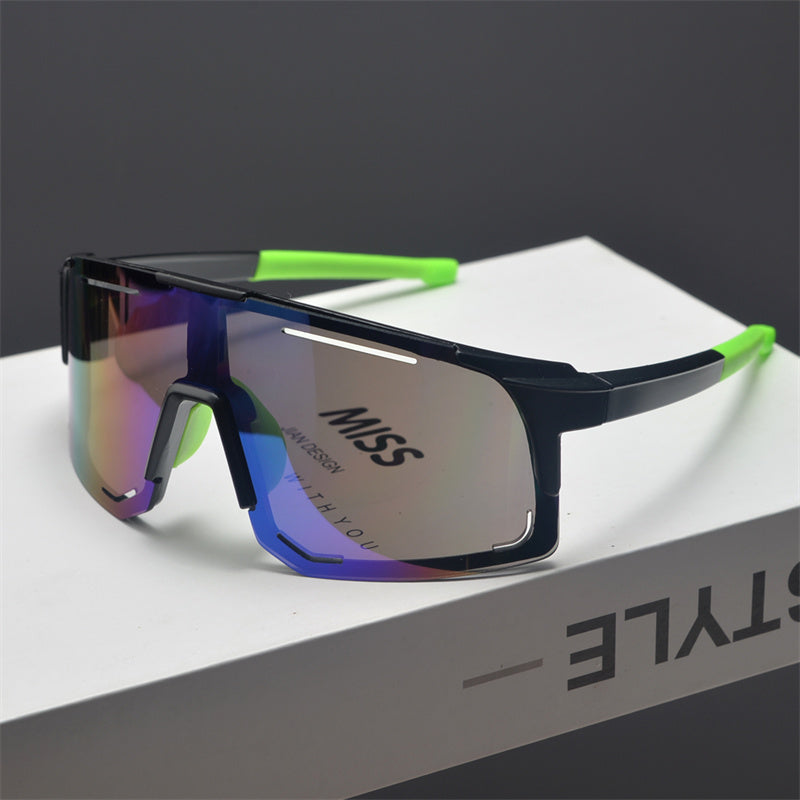 Gafas de sol deportivas con escudo de gran tamaño