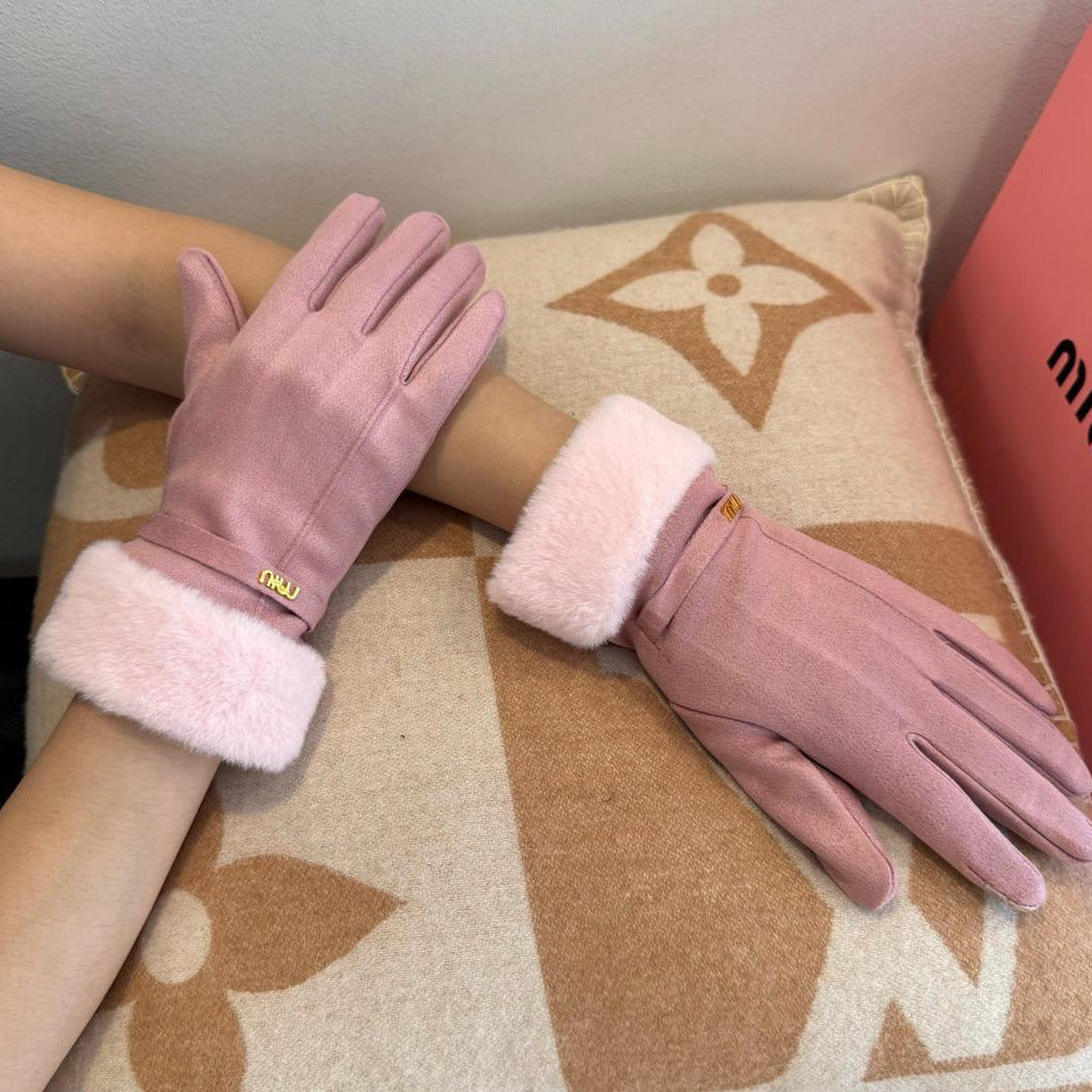 High-quality sheepskin gloves