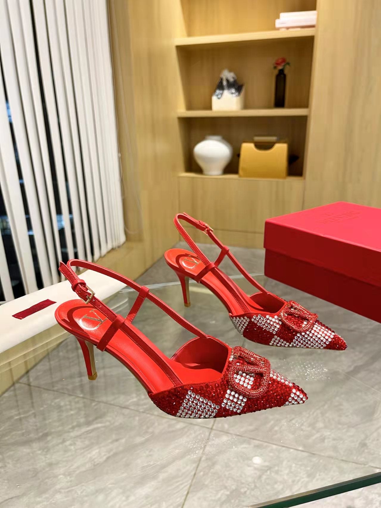 V-Schnallen-High-Heels