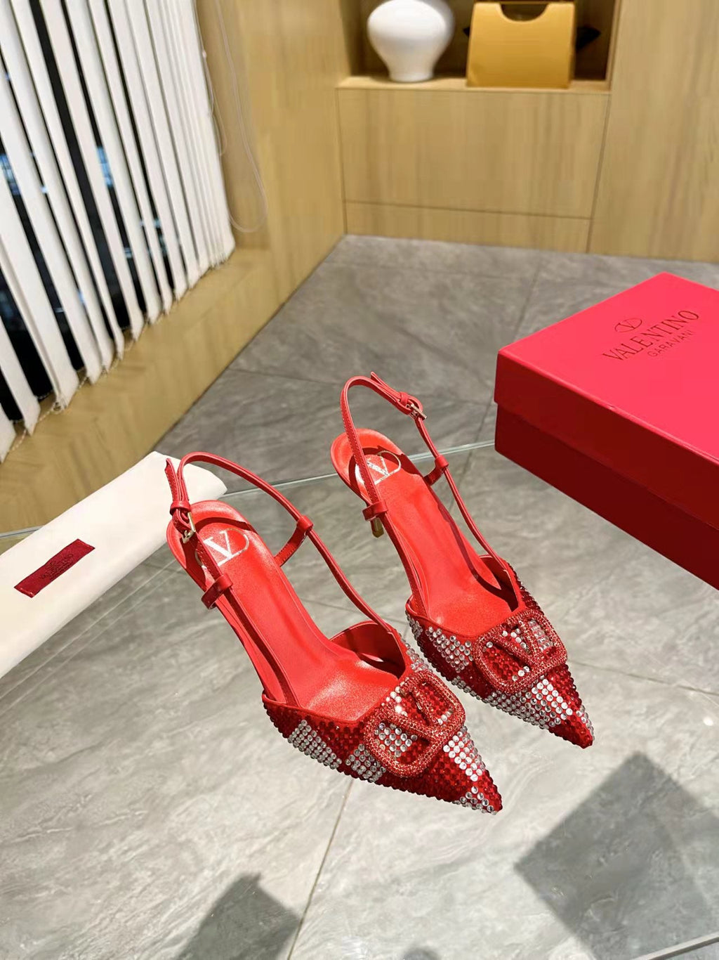 V-Schnallen-High-Heels