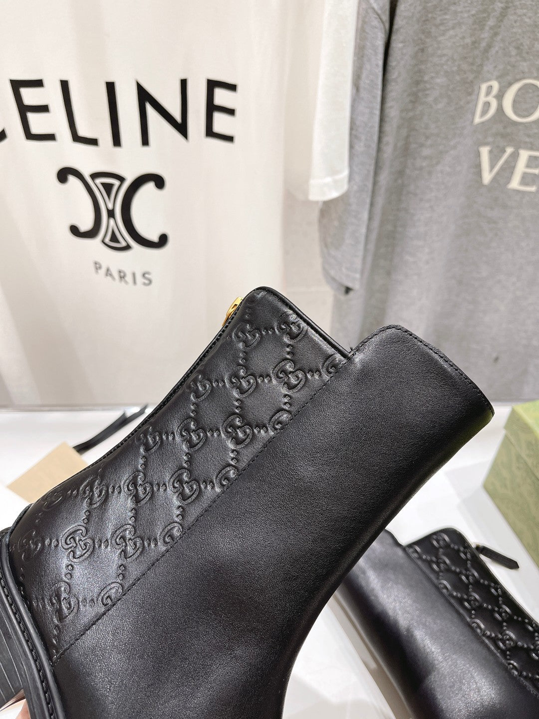 Women's Chelsea Boots with Zipper - Calf Leather