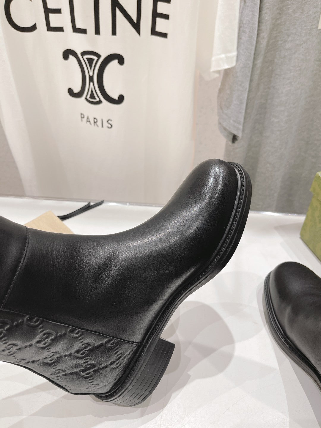 Women's Chelsea boots with zipper