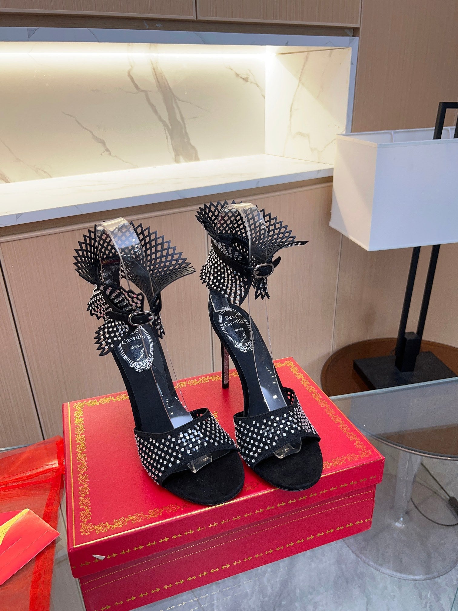 Tacones altos de malla de cristal