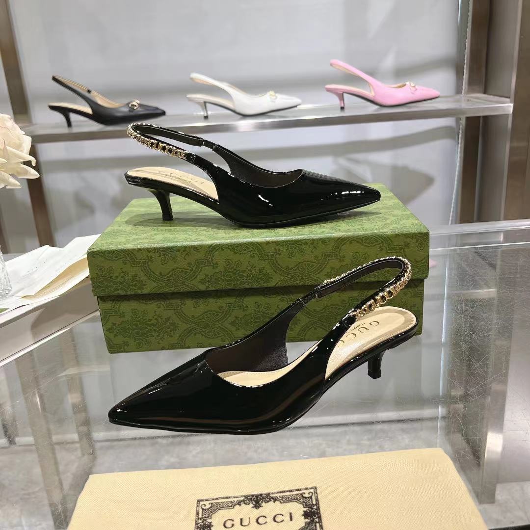 Klassische Lacklederpumps