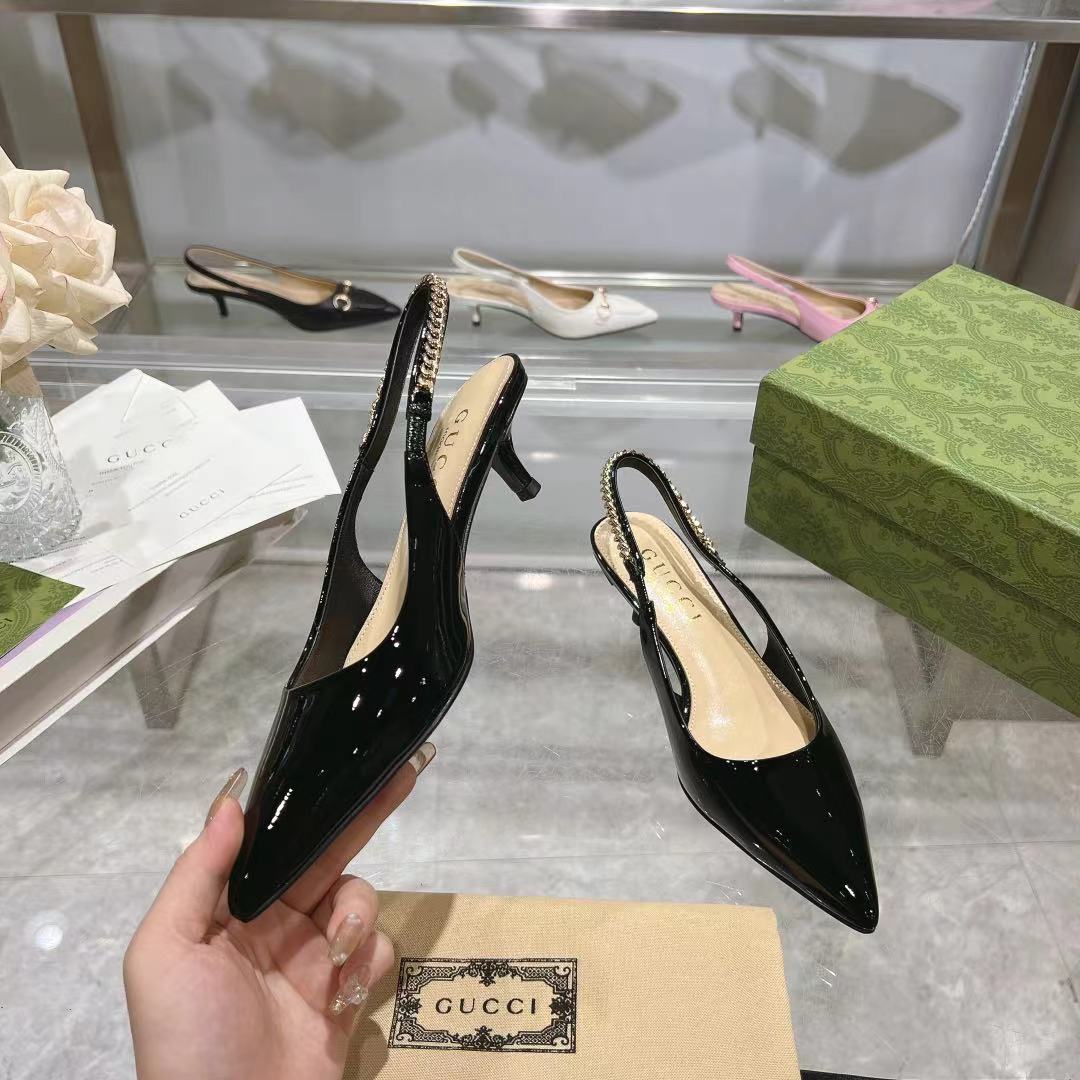 Klassische Lacklederpumps