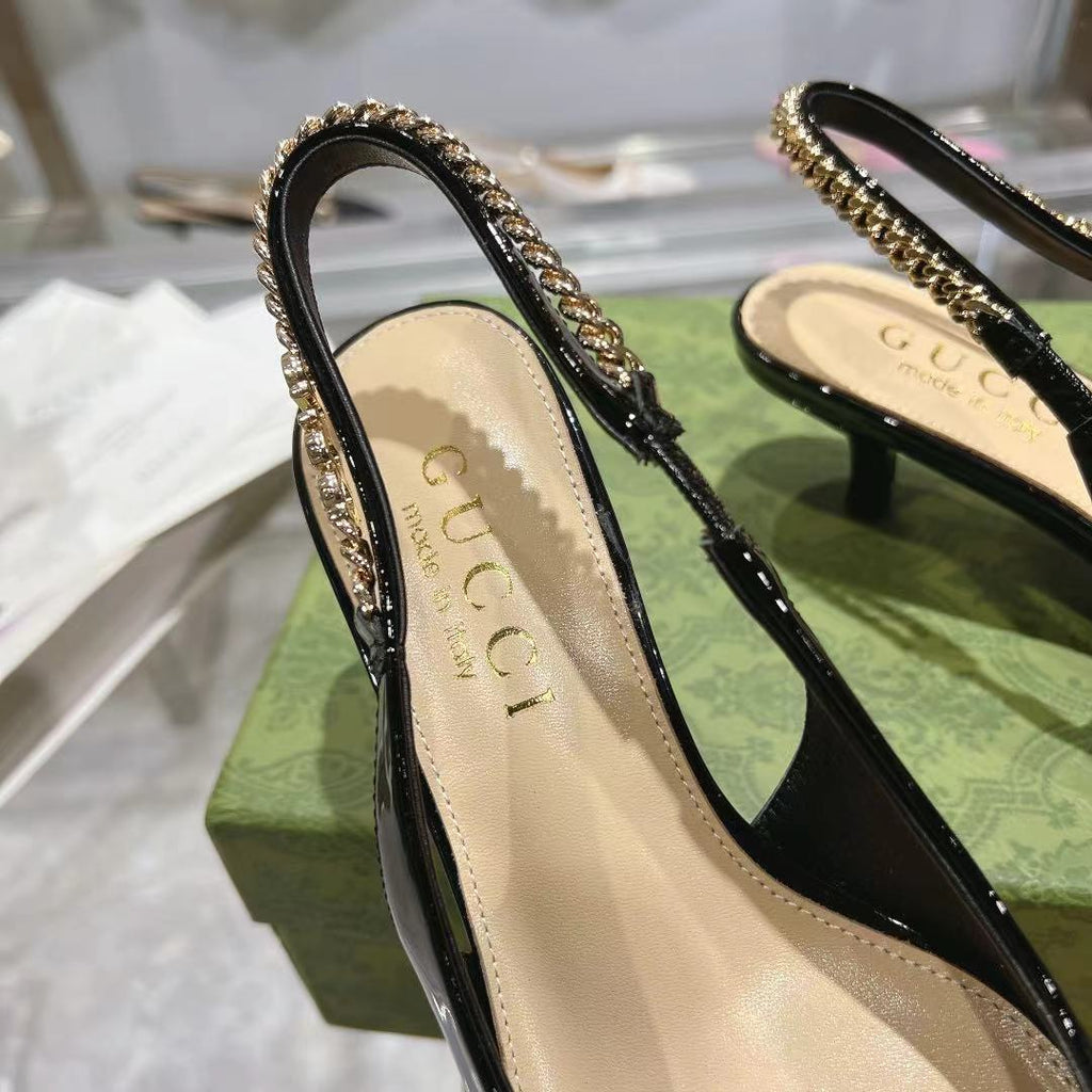 Klassische Lacklederpumps
