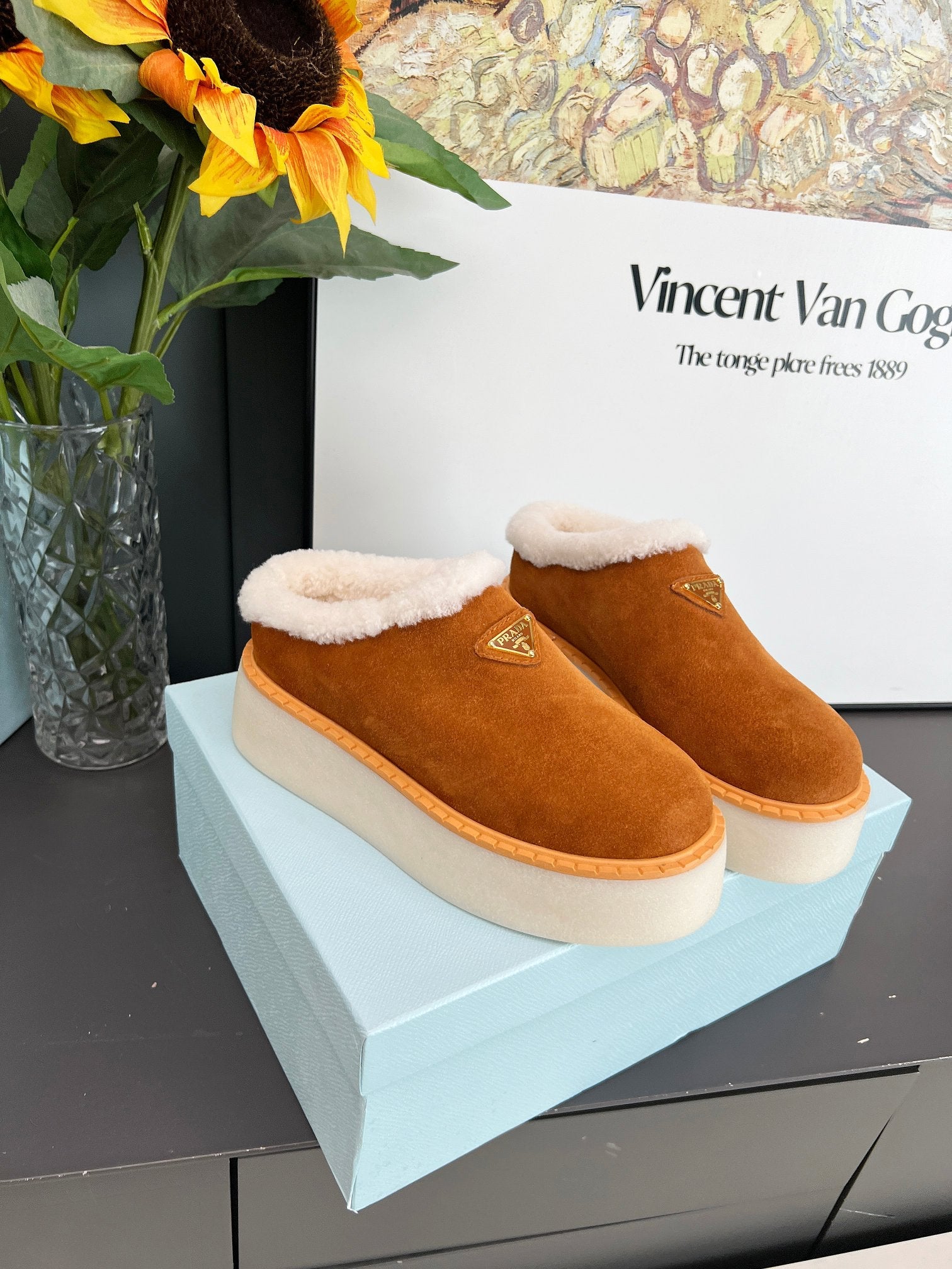 Women's sheepskin slippers