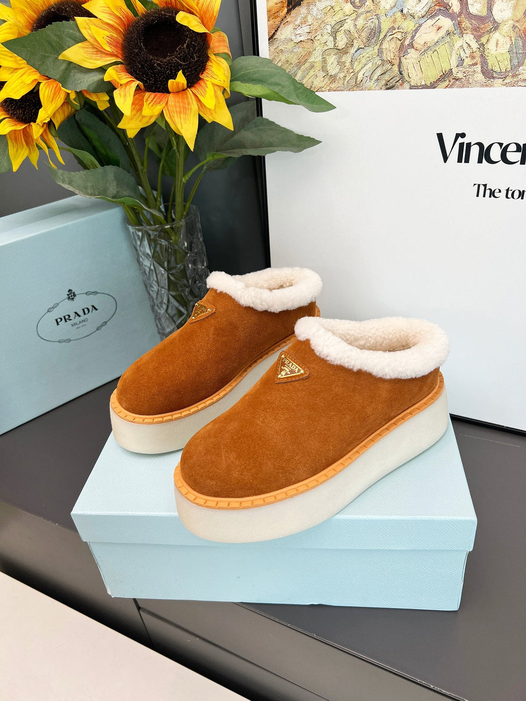Women's sheepskin slippers