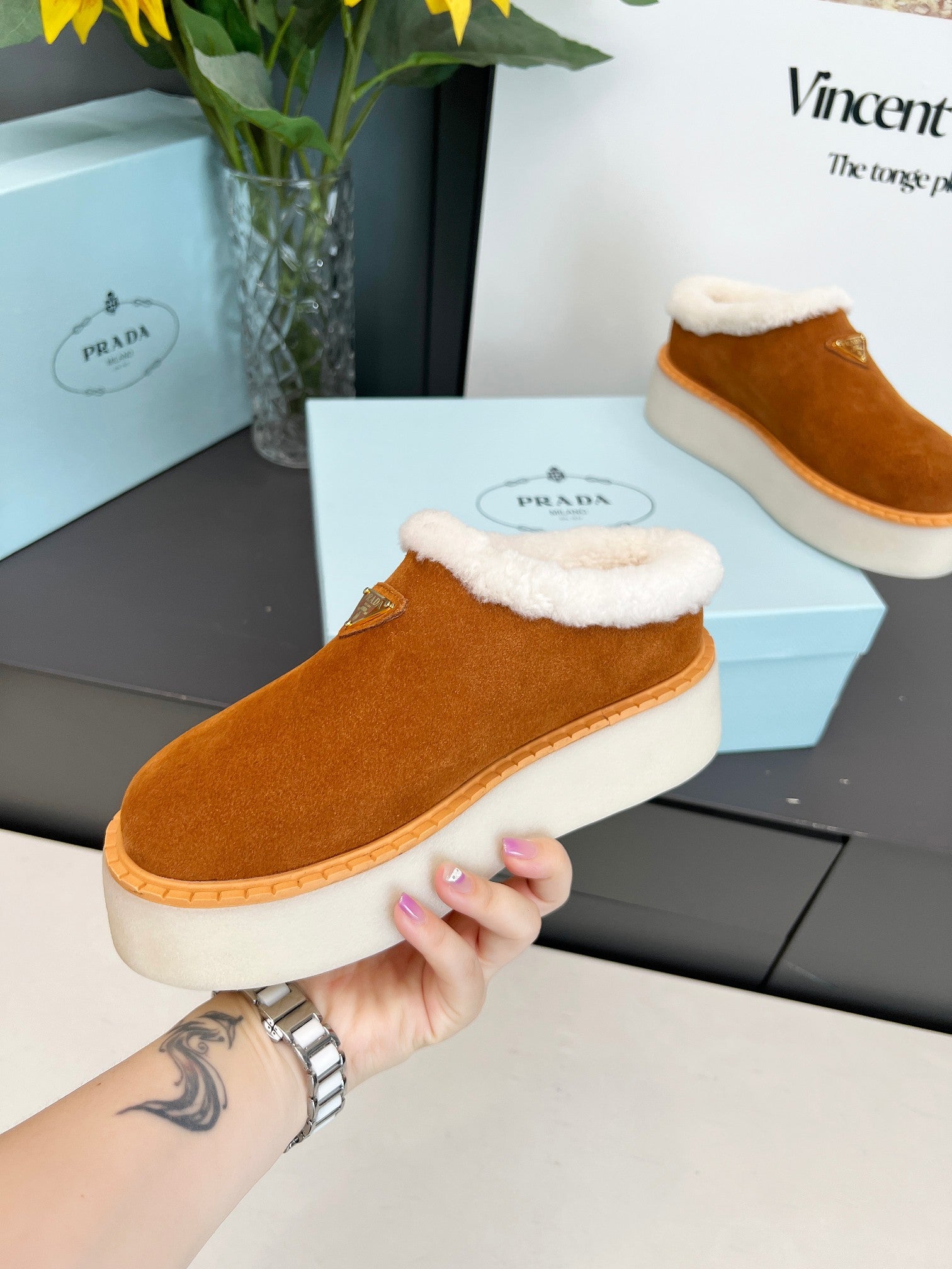 Women's sheepskin slippers