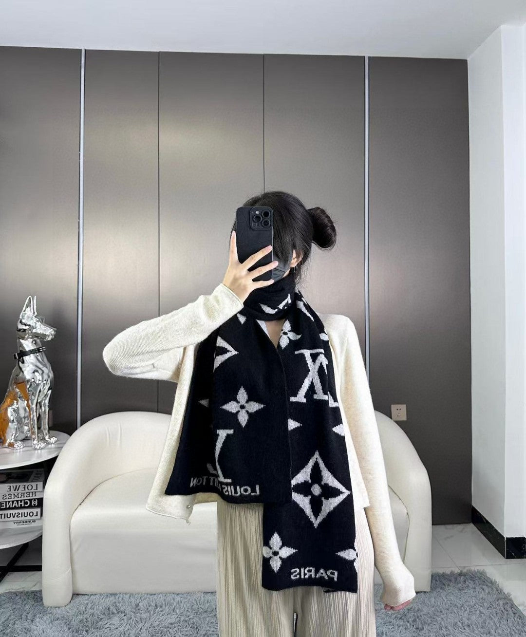 Woven cashmere scarf