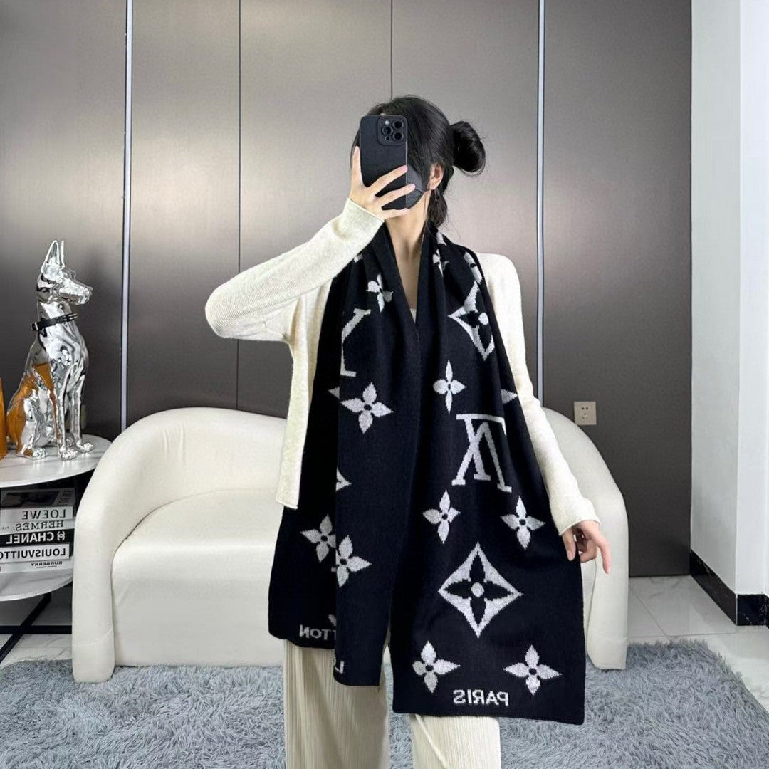 Woven cashmere scarf