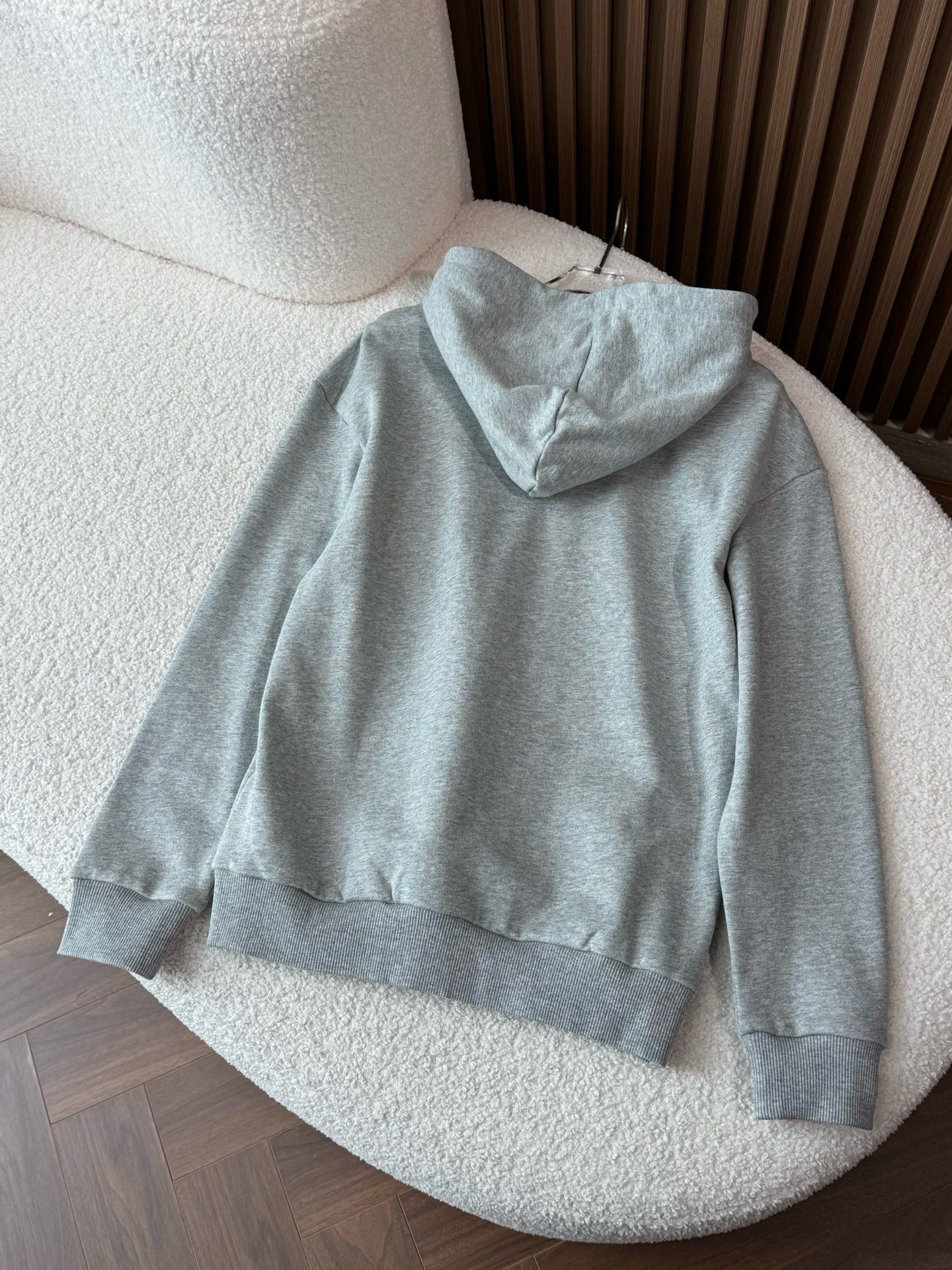 Sudadera con capucha y logo gris