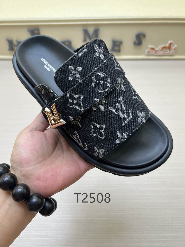 Men Monogram Slides - Avenor