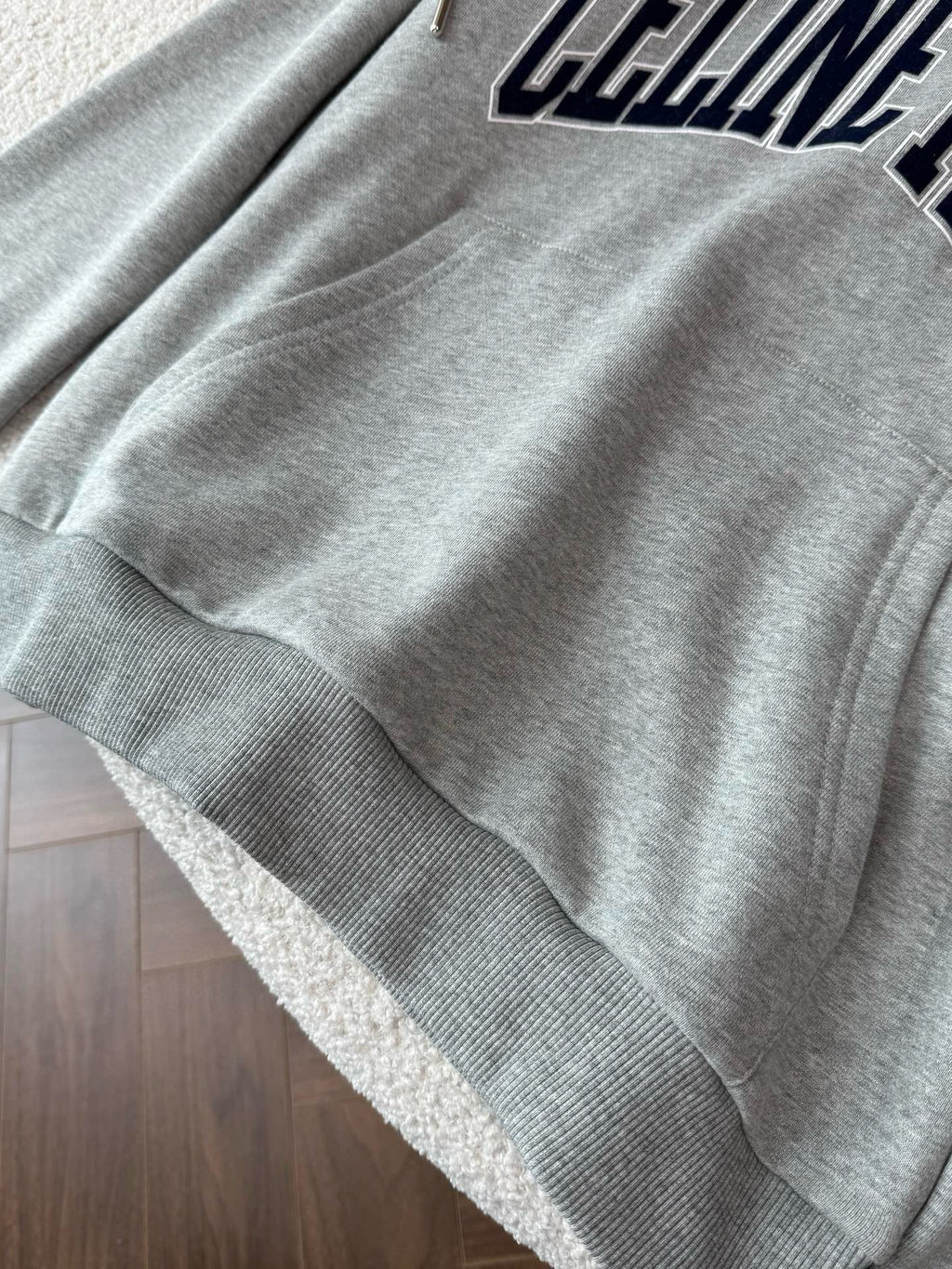 Sudadera con capucha y logo gris