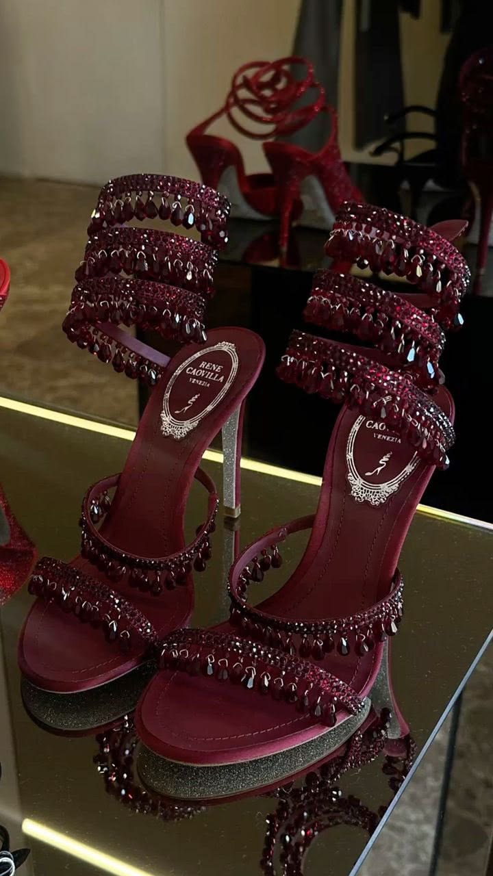 Cleo Sandalen mit Kristallriemen