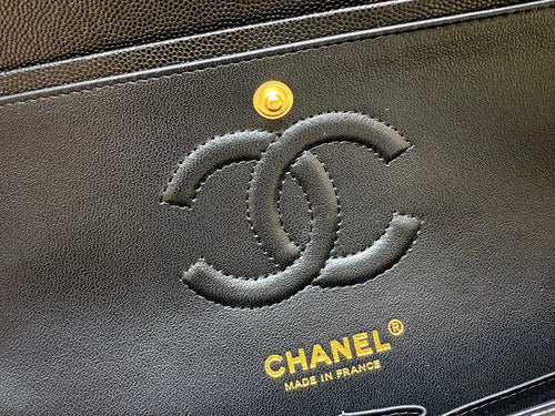Bolso pequeño clásico con solapa de 23 cm – Negro