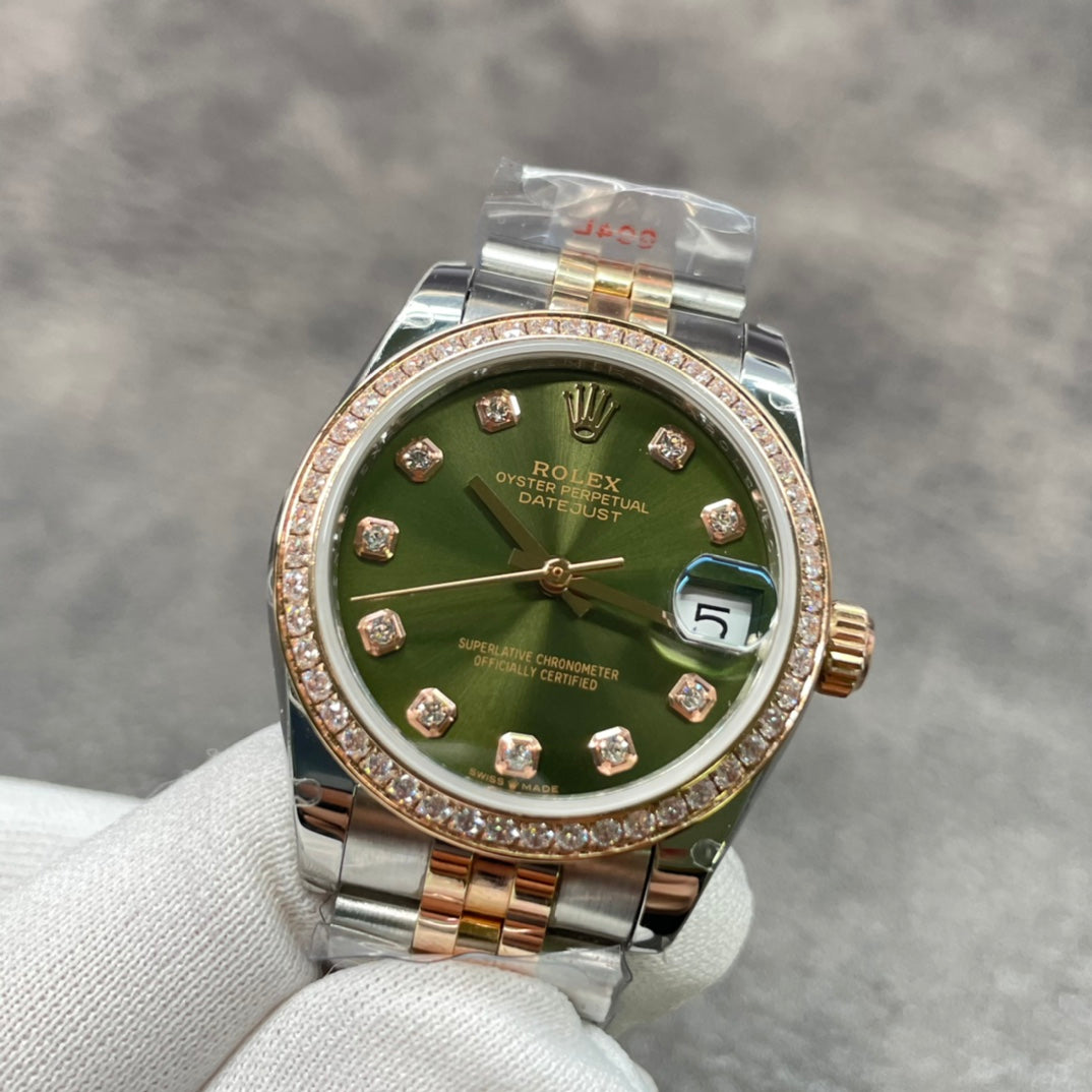 31 mm wristwatch with golden mother-of-pearl dial