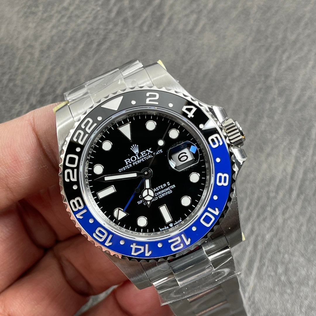 Automatische GMT-Uhr mit 40-mm-Keramiklünette