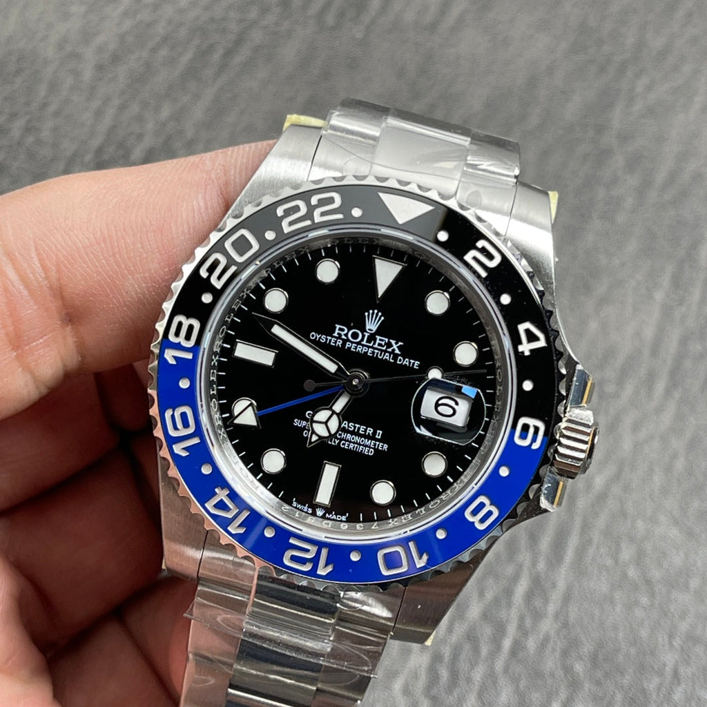 Automatische GMT-Uhr mit 40-mm-Keramiklünette
