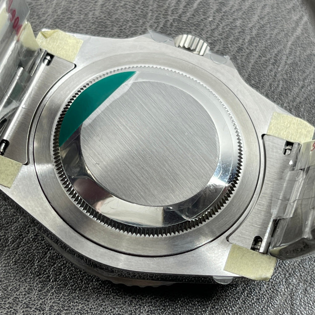 Automatische GMT-Uhr mit 40-mm-Keramiklünette