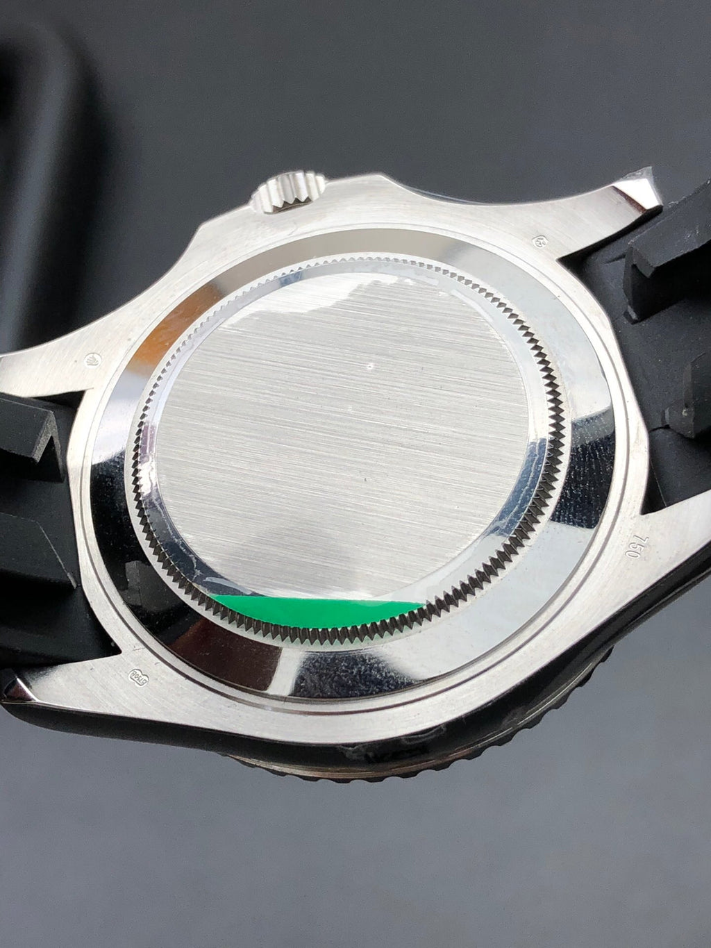 Platinfarbene Automatikuhr, 44 mm