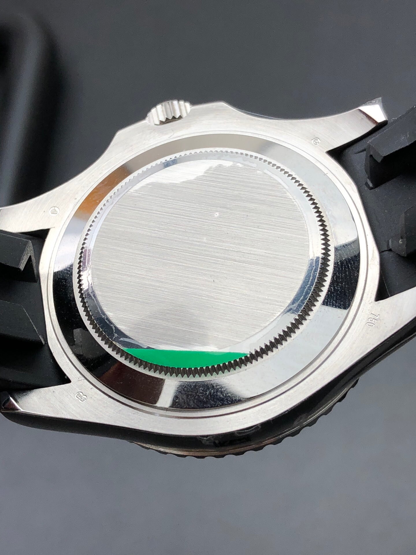 Platinfarbene Automatikuhr, 44 mm