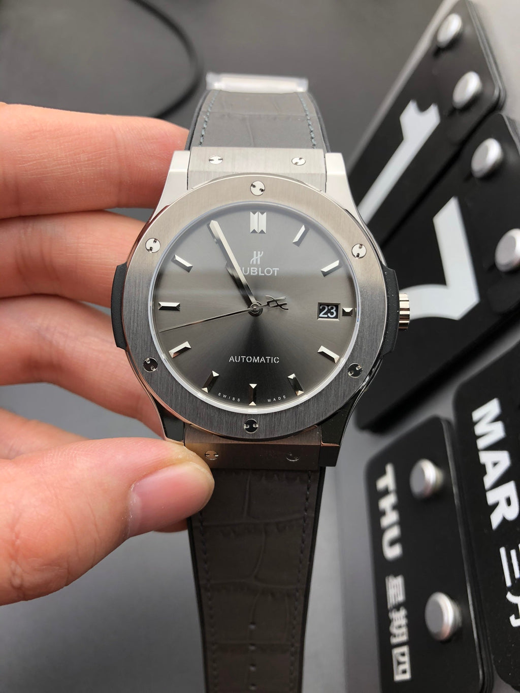 42 mm watch with gradient silver dial
