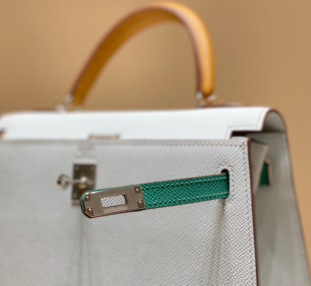Tricolor-Lederhandtasche 28