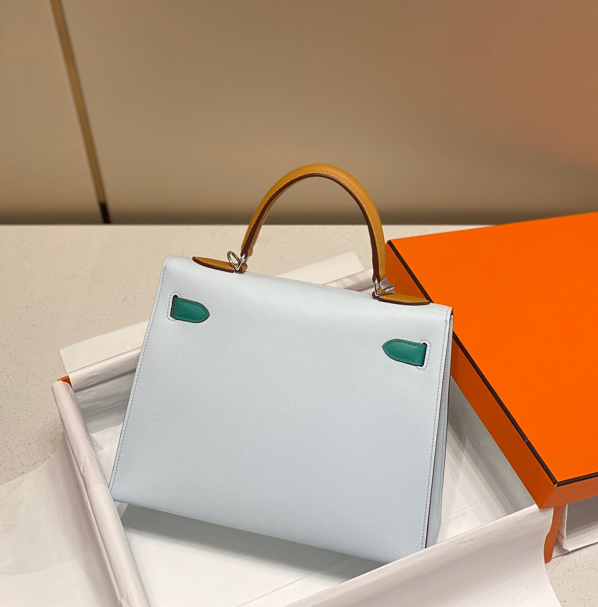 Tricolor-Lederhandtasche 28