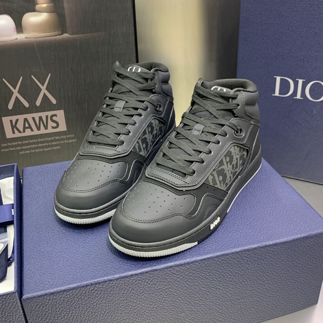 High-top sneakers with Velcro