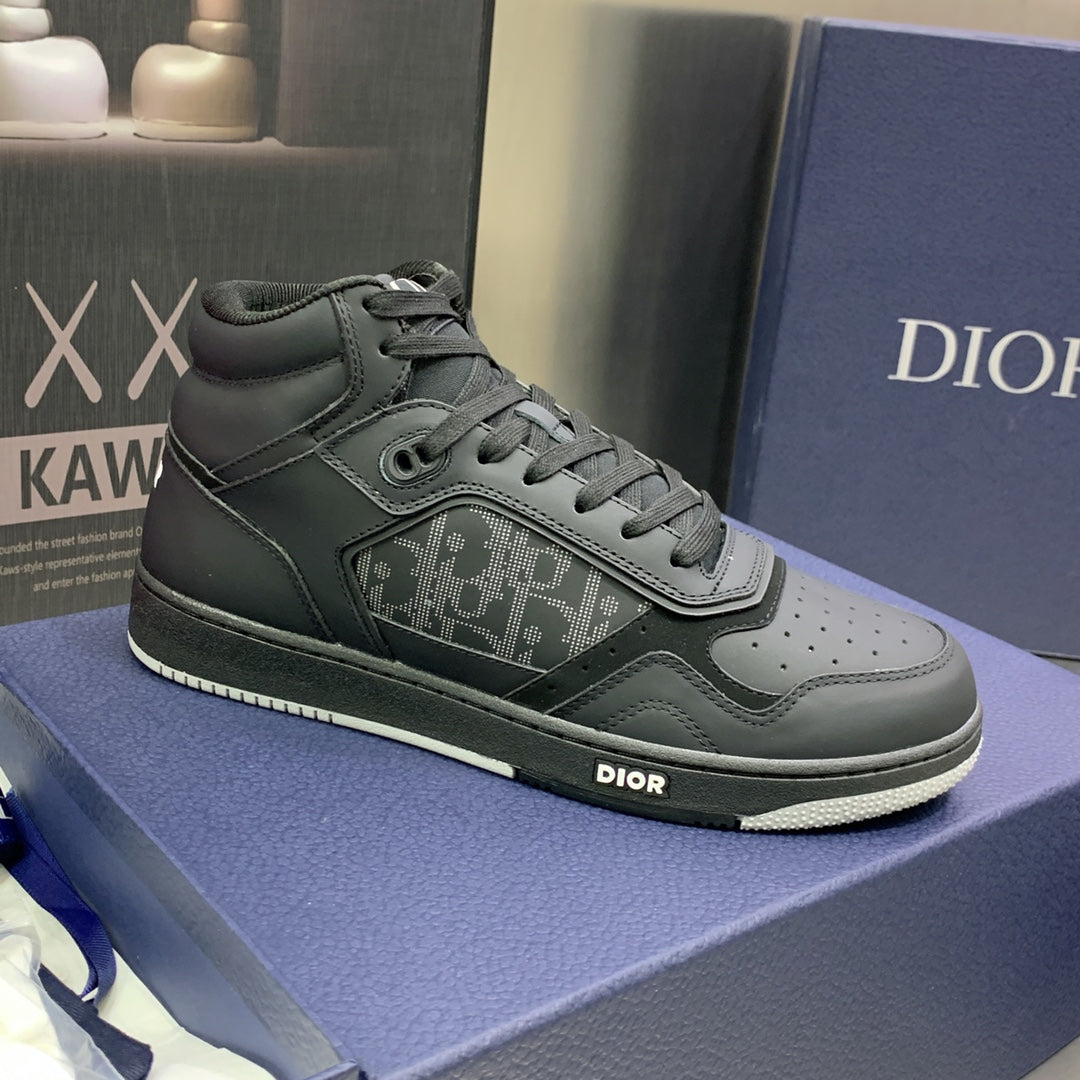 High-top sneakers with Velcro