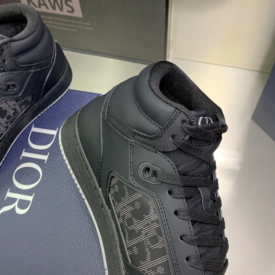 High-top sneakers with Velcro