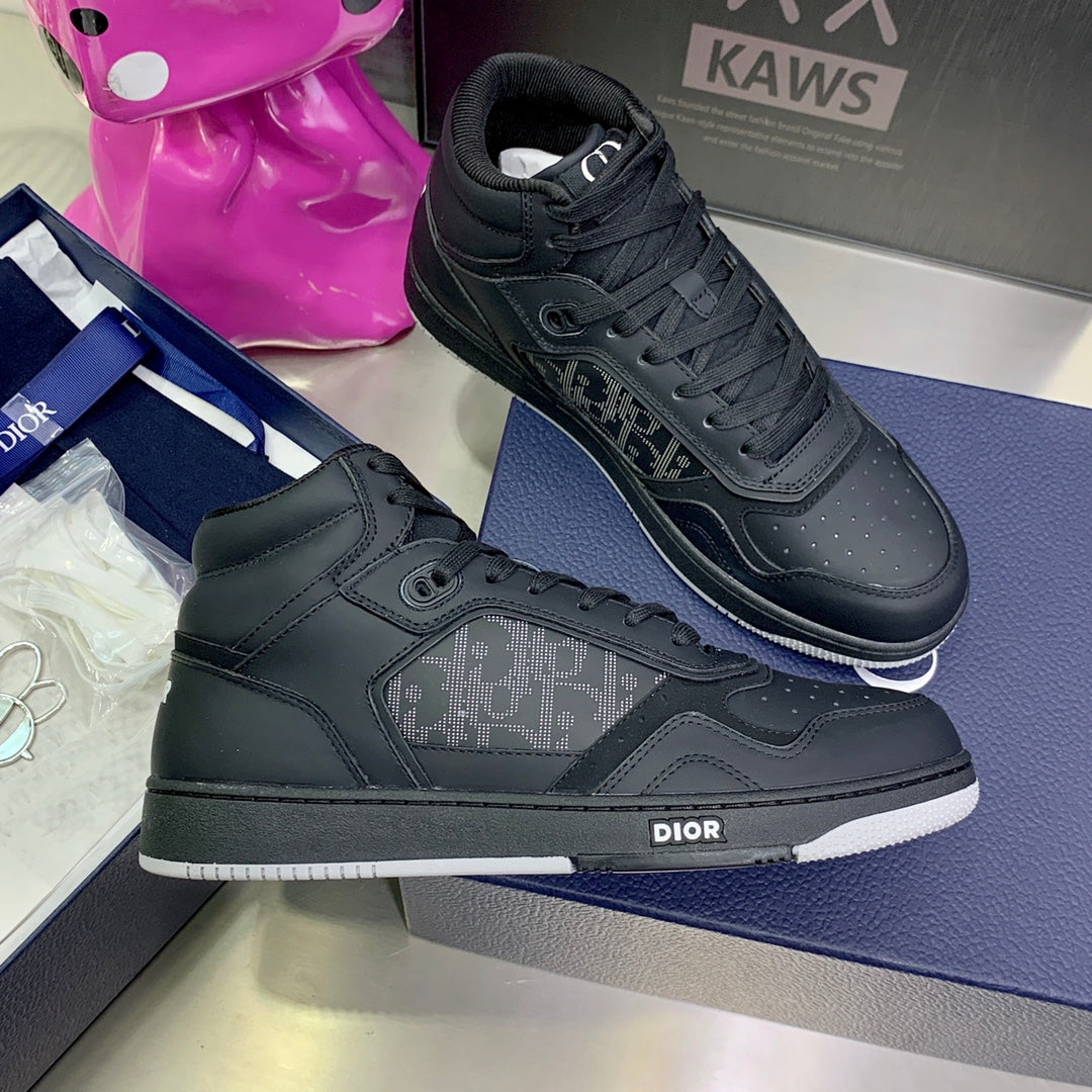 High-top sneakers with Velcro