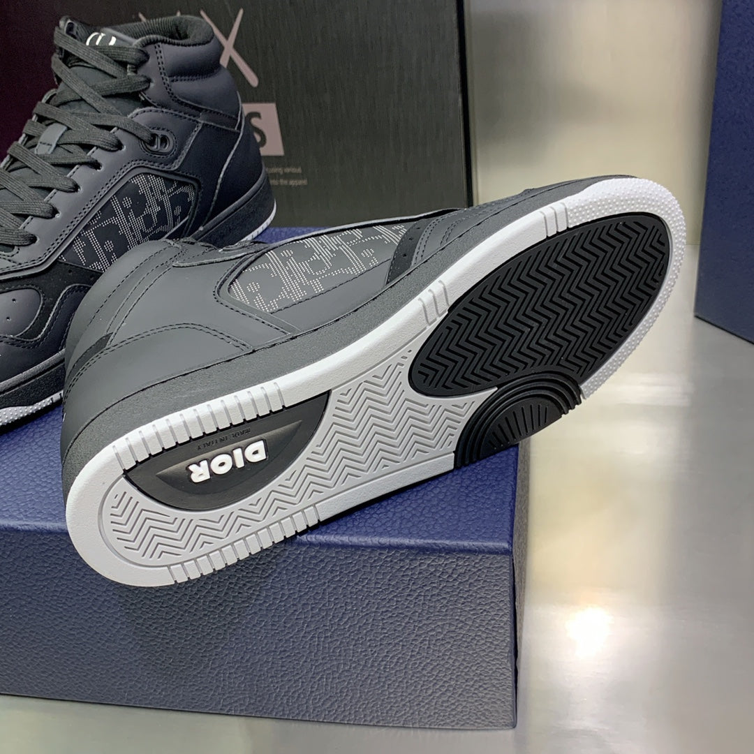 High-top sneakers with Velcro