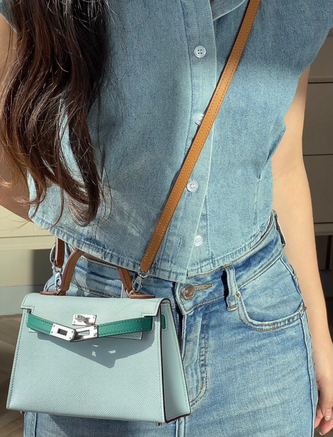 Tricolor-Lederhandtasche 28