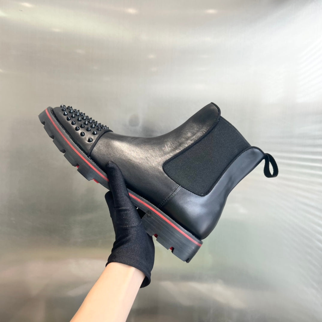 Schwarze Cowboystiefel aus Leder mit Nieten vorne