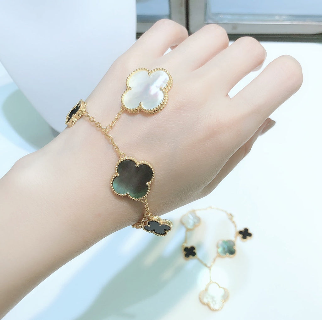Four-leaf clover bracelet