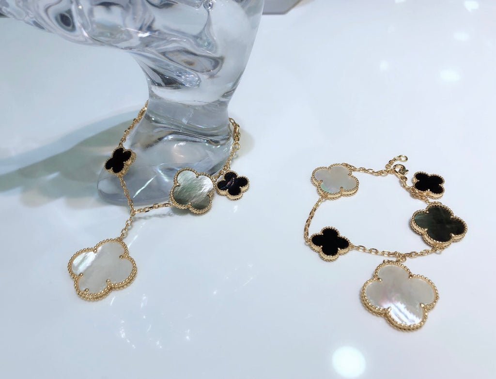 Four-leaf clover bracelet