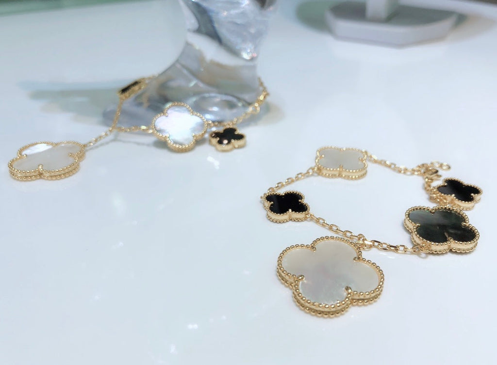 Four-leaf clover bracelet