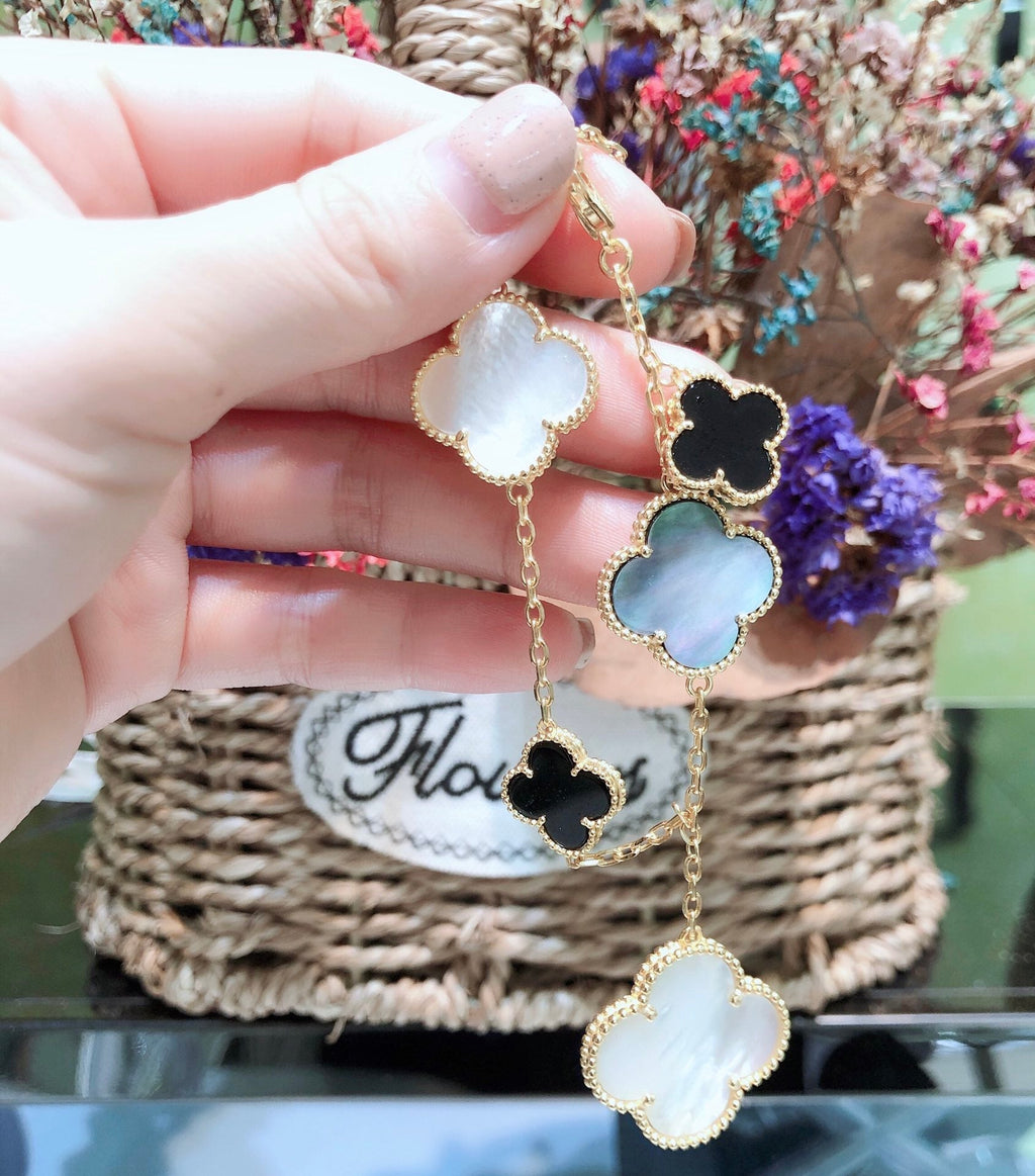 Four-leaf clover bracelet