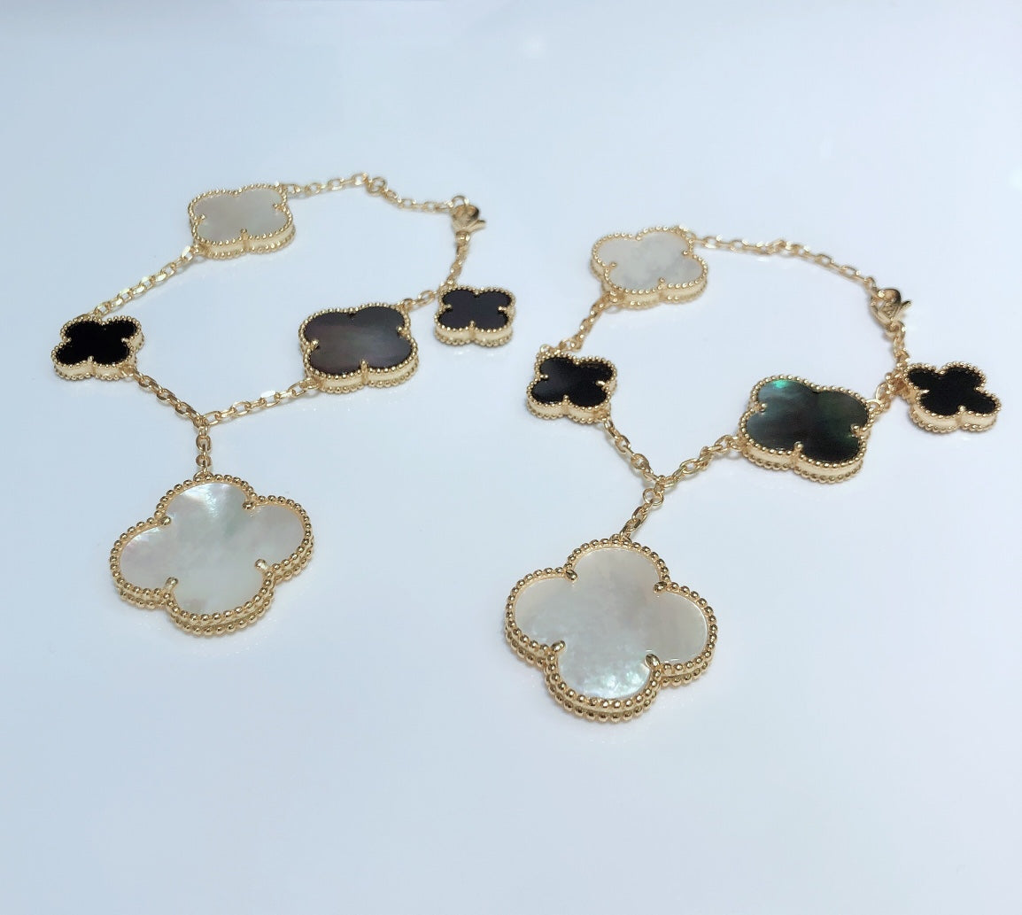 Four-leaf clover bracelet