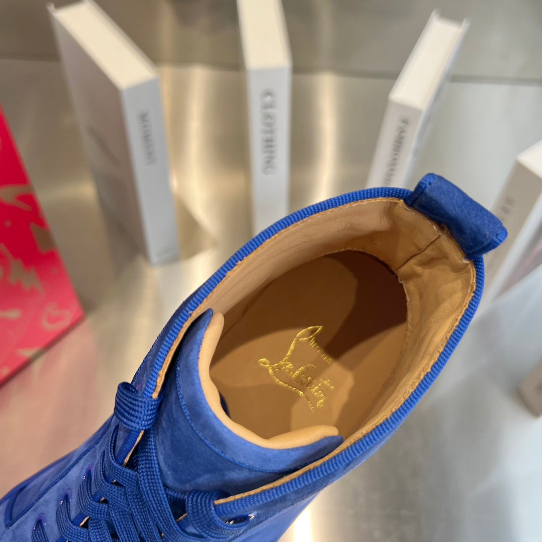 Zapatillas altas con tachuelas