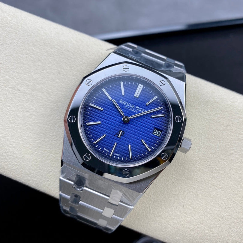 39-mm-Automatik-Uhr mit rauchblauem Zifferblatt