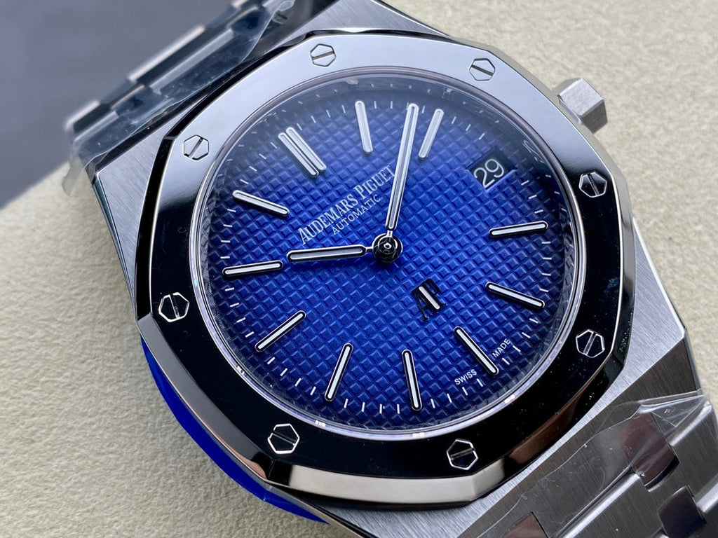 39-mm-Automatik-Uhr mit rauchblauem Zifferblatt