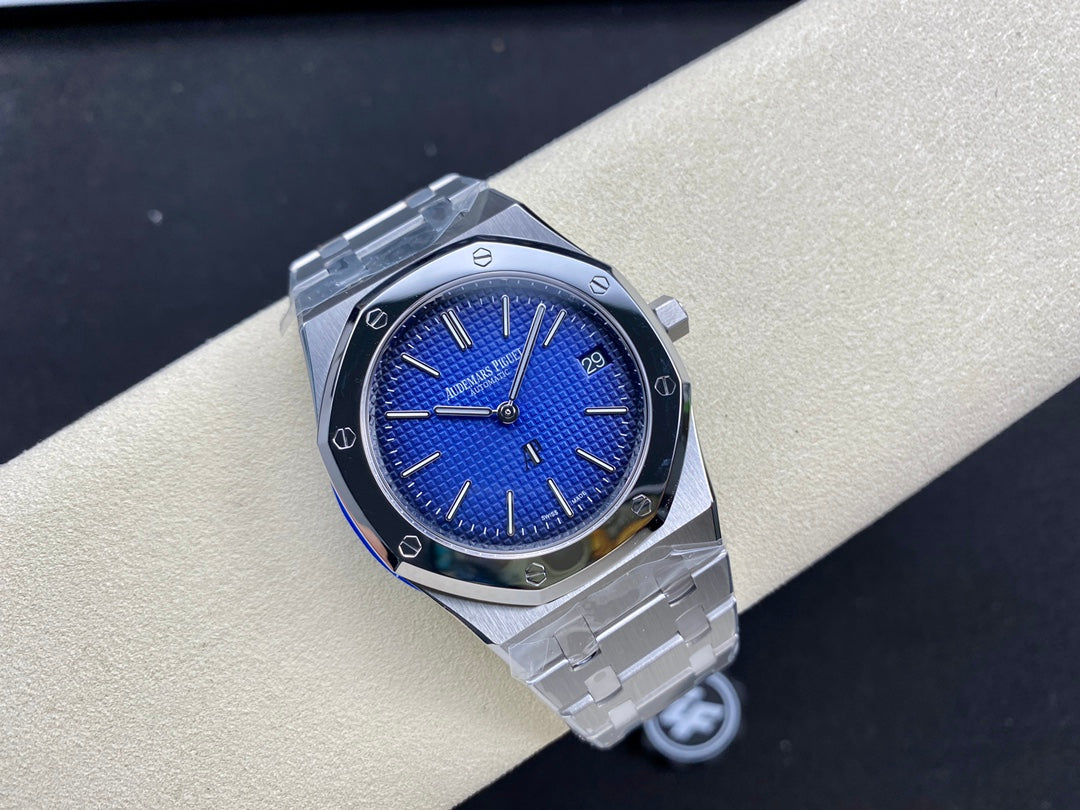39-mm-Automatik-Uhr mit rauchblauem Zifferblatt