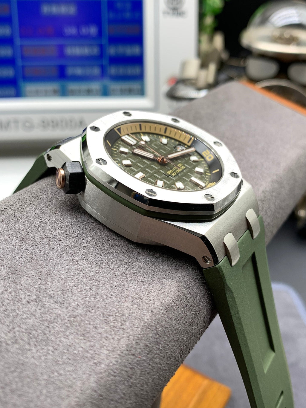Grüne 42-mm-Automatik-Taucheruhr
